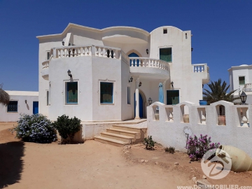 L 136 -                            بيع
                           Villa avec piscine Djerba